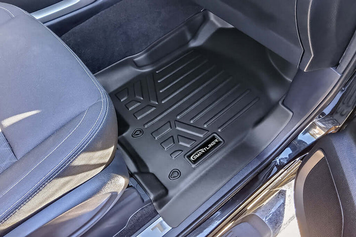 Tapetes SMARTLINER a medida para RAM 1500 Cabina Regular 2019-2024 con asiento corrido en la primera fila y sin cobertura sobre el túnel central.