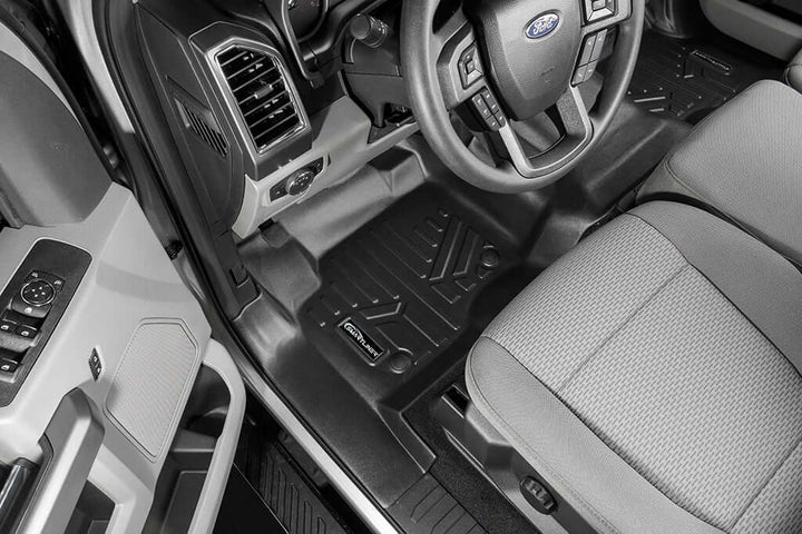 Tapetes SMARTLINER a medida para Ford F-250/F-350 Super Crew Cab (modelos 2017-2025) con asiento corrido en la primera fila, cobertura sobre el túnel central y sin espacio de almacenamiento bajo el asiento de la segunda fila.