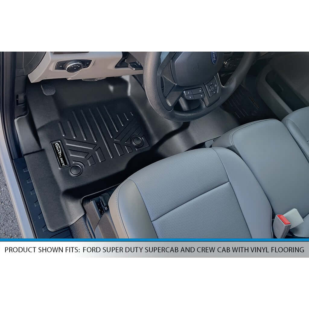 Tapetes SMARTLINER a medida para Ford Super Duty Crew 2017-2024 con piso de vinilo. Cobertura total de la primera fila.