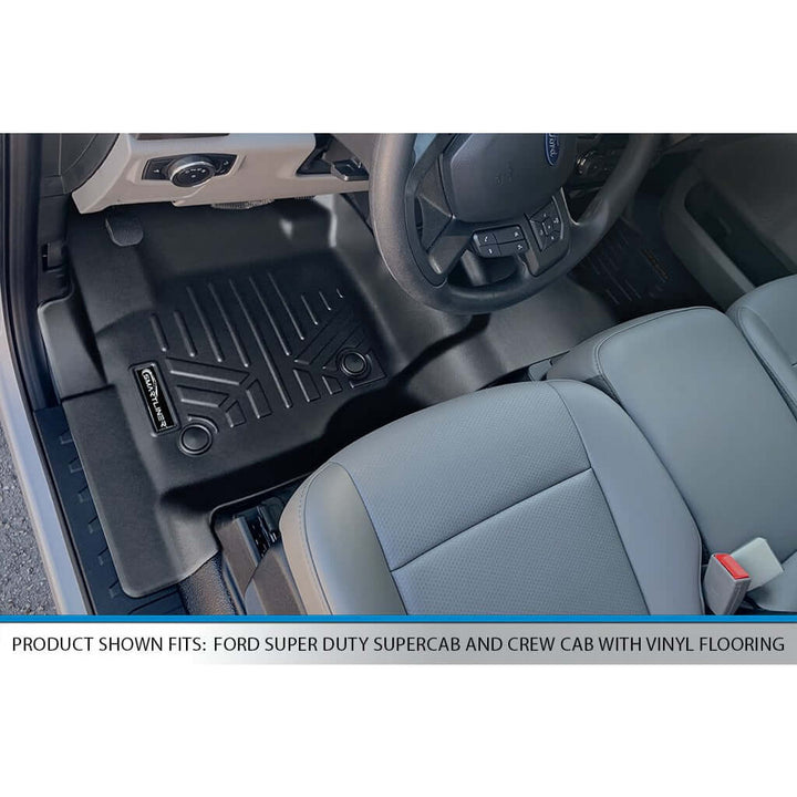 Tapetes SMARTLINER a medida para Ford Super Duty Crew 2017-2024 con piso de vinilo. Cobertura total de la primera fila.