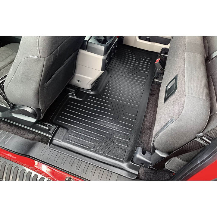 Tapetes SMARTLINER a medida para Ford F-150 SuperCab 2015-2025 con asientos individuales en la primera fila y piso de vinilo.
