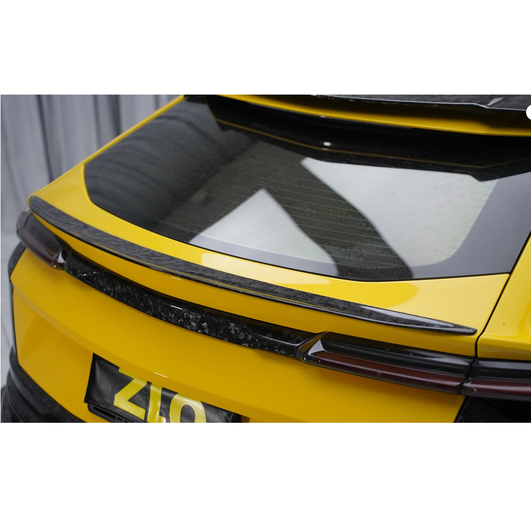 Dry Carbon Fiber Rear Spoiler for Lamborghini Urus